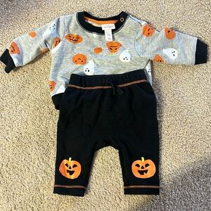 Cat and Jack 0-3months Halloween set, like new condition